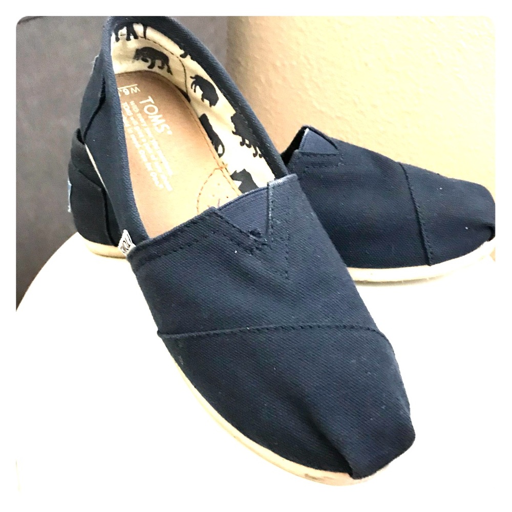 Toms navy canvas size 6.5